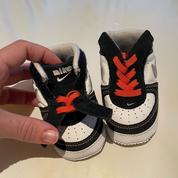 Baby Nikes - Picture 5 of 9